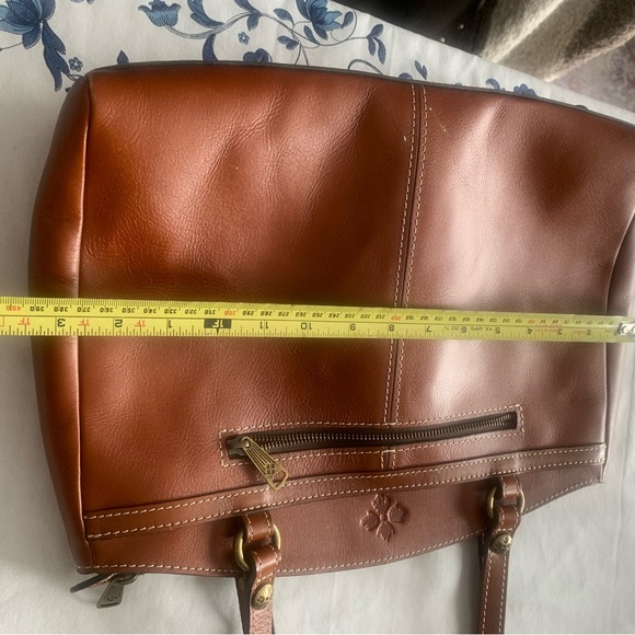 Patricia Nash Poppy Heritage Tote in cognac brown full-grain leather - Picture 3 of 10